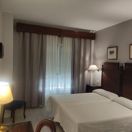 Hotel Iberia Plaza America Caces Eksteriør bilde