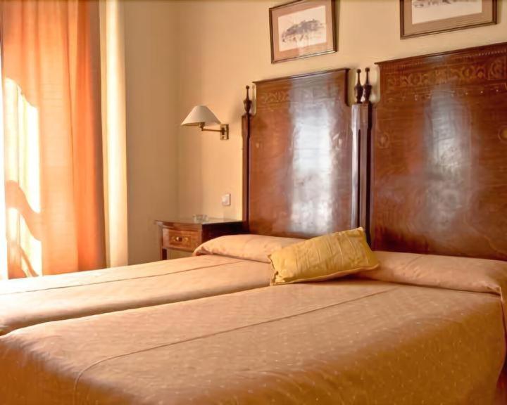 Hotel Iberia Plaza America Caces Eksteriør bilde