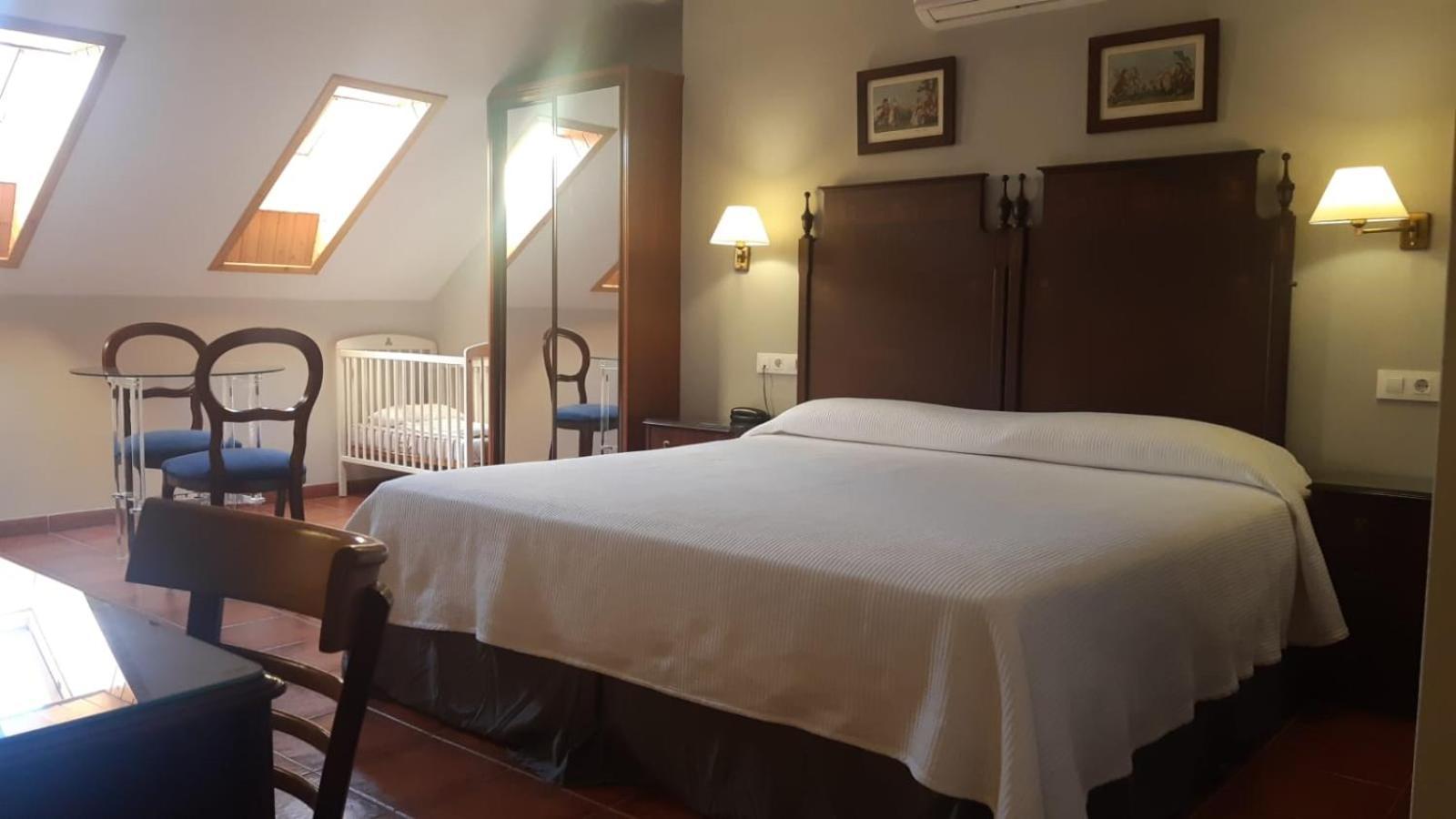 Hotel Iberia Plaza America Caces Eksteriør bilde