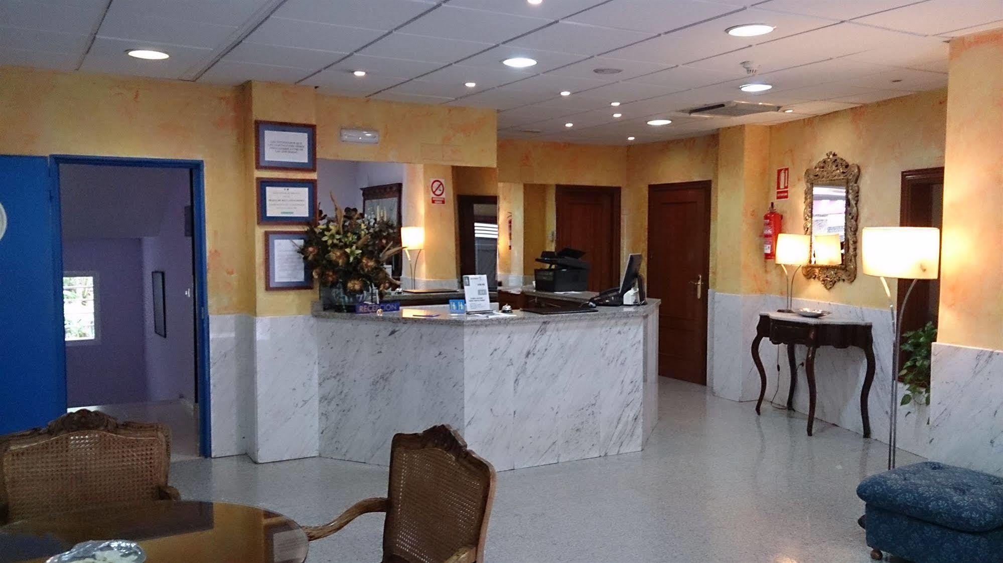 Hotel Iberia Plaza America Caces Eksteriør bilde