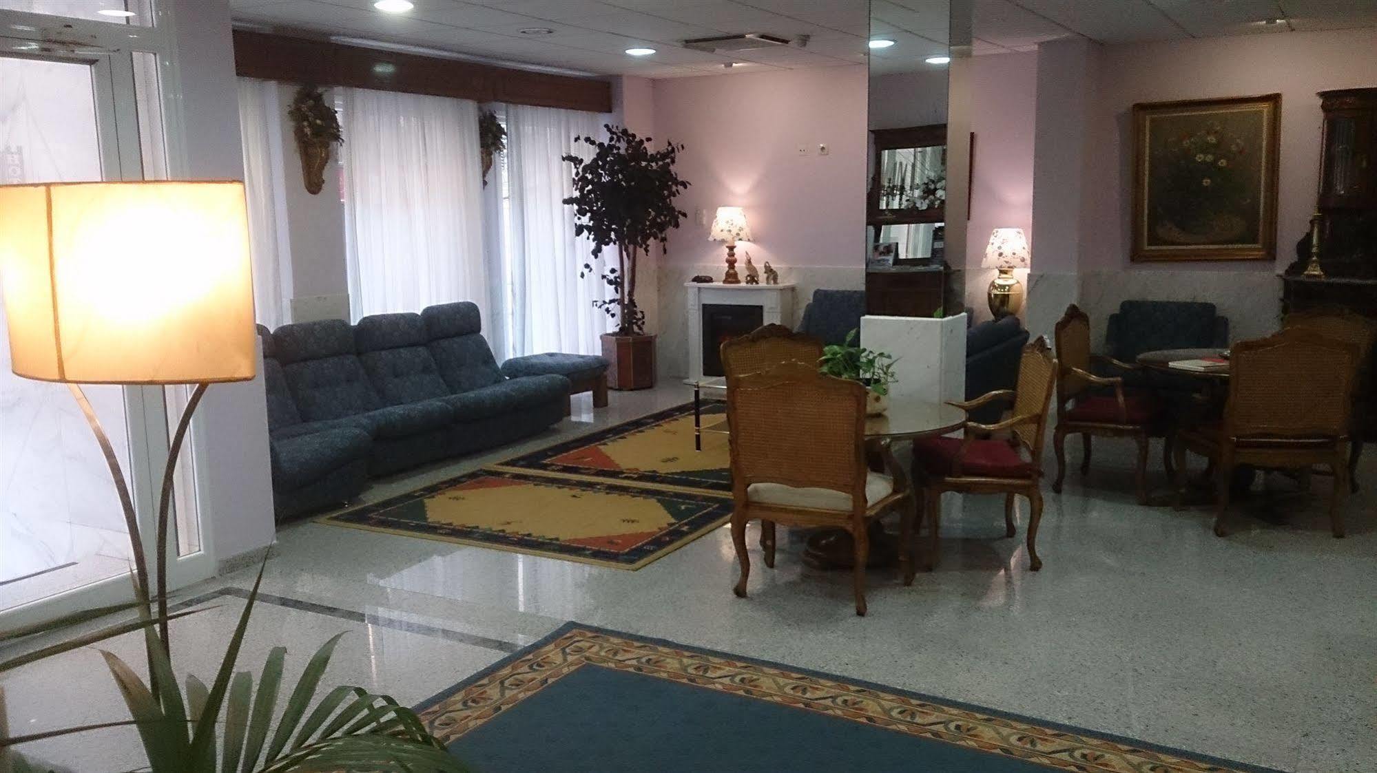 Hotel Iberia Plaza America Caces Eksteriør bilde